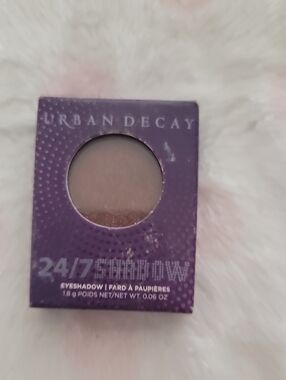 Urban Decay 24/7 Eyeshadow Single — Purple Packaging with Taupe Shade